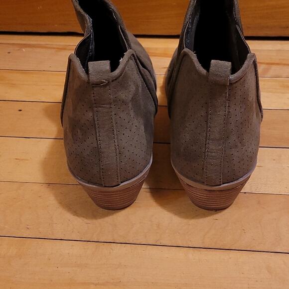 Report Women's Booties Pull on Ankle Boots Size 8.5 Olive Green Fall Comfortable - Picture 11 of 11